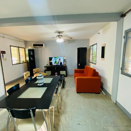 House G&S, Depto Con 3 Dormitorios Para 7 Personas Pleno Centro De La Ciudad ปูแอร์โตอีกวาซู ภายนอก รูปภาพ