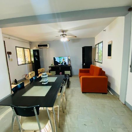 House G&S, Depto Con 3 Dormitorios Para 7 Personas Pleno Centro De La Ciudad ปูแอร์โตอีกวาซู ภายนอก รูปภาพ
